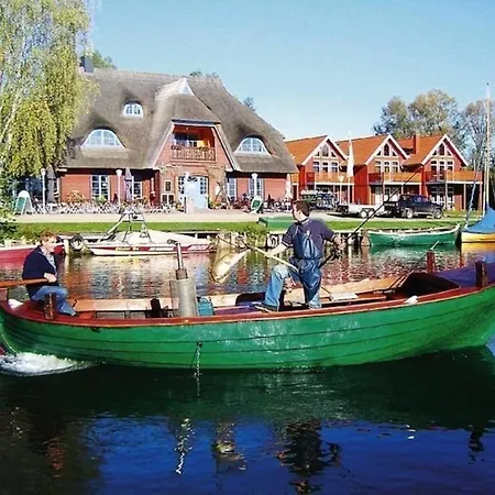 Im Ferienpark Direkt Am Wasser - B48702
